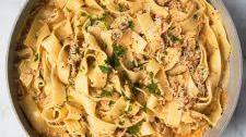 20 Minute Creamy Garlic Lemon Pasta with Crab