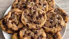 Air Fryer Chocolate Chip Cookies