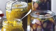 Balsamic pickled shallots