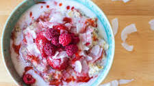 Berries & Cream Oatmeal Bowl