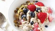 Berry Vanilla Overnight Oats