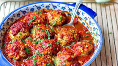 Chicken Meatballs In Tomato Sauce