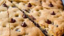 Chocolate Chip Cookie Pizza