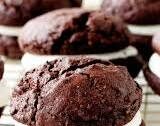 Chocolate Whoopie Pies (easy old-fashioned recipe)