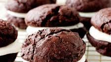 Chocolate Whoopie Pies (easy old-fashioned recipe)