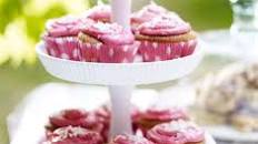 Coconut & raspberry cupcakes