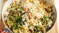 Crab linguine with chilli & parsley