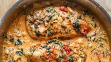 Creamy Tuscan Chicken with Spinach, Artichokes, and Sun-Dried Tomatoes (30 Minutes, ONE-PAN)