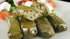 Dolmades: la ricetta degli involtini di foglia di vite della tradizione greca