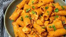 Easy Creamy Spicy Chicken Pasta
