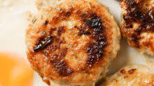 Easy Homemade Chicken Breakfast Sausage (with Maple!)