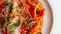 Easy Pasta Arrabbiata Sauce (spicy tomato)