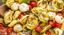 Easy Pesto Tortellini Pasta Salad