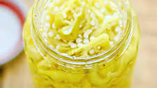 Easy Pickled Banana Peppers