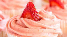 Fluffy Vanilla Cupcakes & Fresh Strawberry Buttercream