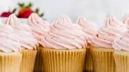Fresh Strawberry Buttercream Cupcakes