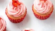 Fresh Strawberry Cupcakes with Strawberry Frosting