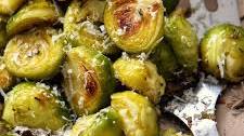 Garlic Roasted Brussels Sprouts: Easy Recipe