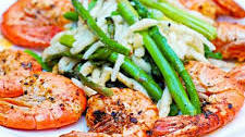Garlic Spicy Shrimp and Asparagus Pasta
