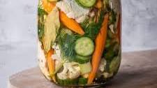 Homemade Giardiniera Pickles (Italian Pickled Vegetables)