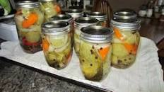 Homemade Spicy Pickled Green Tomatoes