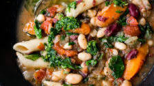 Instant Pot Minestrone soup ( Vegan!)