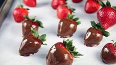 Mexican Chocolate Dipped Strawberries (Gluten/Dairy Free options)
