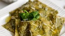 Mushroom & Spinach Ravioli with Basil Pesto