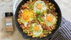 One-Pan Breakfast Hash (Whole30 Recipe)