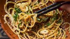 One-Pan Lemon Garlic Spaghetti