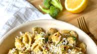One Pot Broccoli Cheddar Pasta