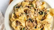 One Pot Cheesy Mushroom Spinach Beef Pasta
