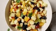 Pakistani Fruit Chaat (with essential tips!)