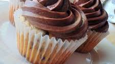 Peanut Butter and Chocolate Chip Cupcakes