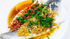 Pickled Chili Whole Fish (剁椒全鱼 Duo Jiao Quan Yu)