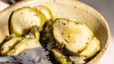Quick & Crunchy Refrigerator Sweet Pickles