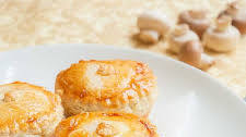Quick Mini Chicken and Mushroom Pies with Puff Pastry