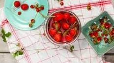 Quick Pickled Strawberries with Black Pepper and Tarragon