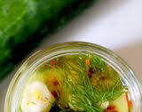 Quick Spicy Garlic Pickles
