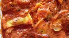 Ravioli with tomato and basil sauce