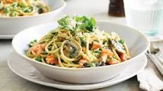 Salmon spaghetti carbonara