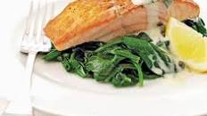 Salmon & spinach with tartare cream