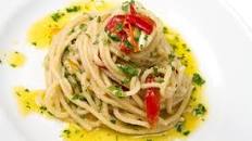 Spaghetti aglio olio e peperoncino