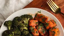 Spicy Maple Salmon Bites with Broccoli