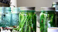 Spicy Pickled Dilly Beans