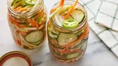 Spicy Vietnamese Quick-Pickled Vegetables