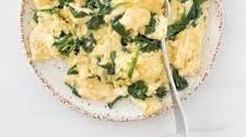 Super Easy Spinach Scrambled Eggs