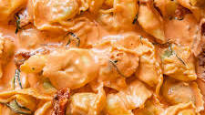 Tortellini with Sun-dried Tomatoes in Cream Sauce