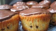 Very Vanilla Chocolate Chip Cupcakes