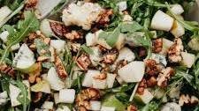 Arugula Pear Salad with Candied Pecans
